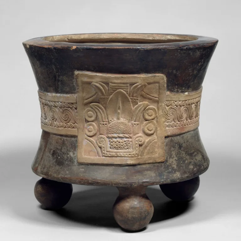 Aztec tripod brazier (incense burner) with an hourglass shape, featuring the "4 Reed" date glyph related to the Templo Mayor expansion.